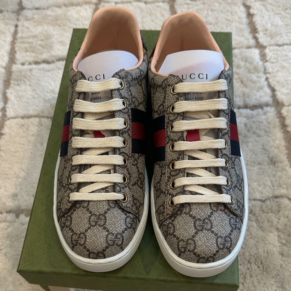 Gucci Beige Monogram Sneakers with Red and Blue Accents - Picture 5 of 10